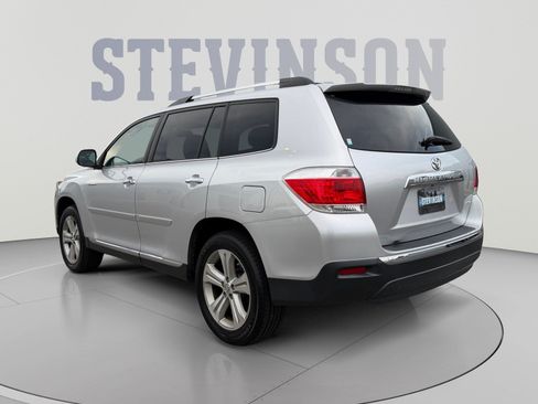 Used 2012 Toyota Highlander Limited w/ Tow Pkg AWD/4WD image 3