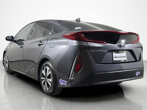 Used 2018 Toyota Prius Prime Premium w/ Preferred Accessory Package FWD image 3