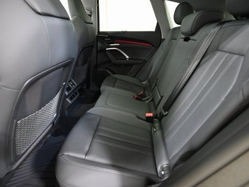 Used 2025 Audi Q5 Premium Plus w/ Premium Plus AWD/4WD image 9