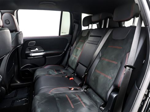 Used 2024 Mercedes-Benz GLB 250 image 9