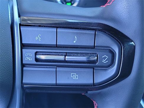 Used 2023 Chevrolet Colorado Z71 w/ Z71 Convenience Package 2 image 9