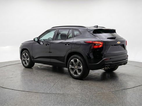 Used 2025 Chevrolet Blazer LT FWD image 6