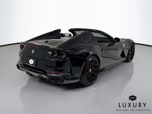 Used 2021 Ferrari 812 GTS RWD image 6