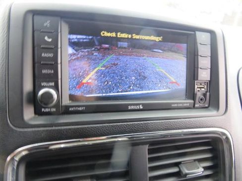 Used 2019 Dodge Grand Caravan SXT image 14