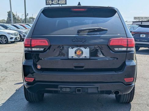 Used 2017 Jeep Grand Cherokee Altitude image 6