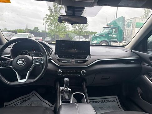 Used 2023 Nissan Altima 2.5 SV w/ SV Premium Package FWD image 25