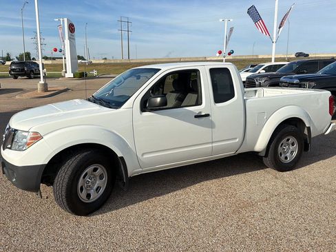 Used 2021 Nissan Frontier S RWD image 6