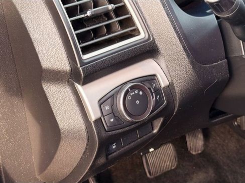 Used 2017 Ford Explorer XLT w/ Equipment Group 201A image 10