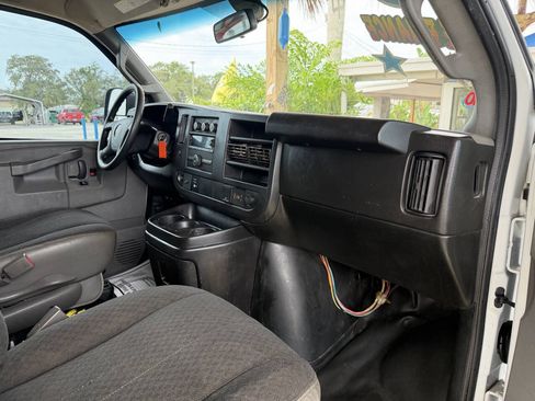 Used 2019 GMC Savana 2500 w/ Driver Convenience Package RWD image 13