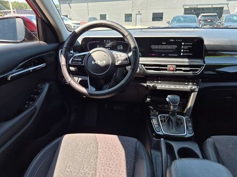 Used 2025 Kia Seltos S AWD/4WD image 13