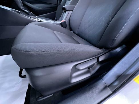 Used 2025 Toyota Corolla LE FWD image 13