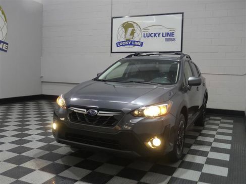Used 2023 Subaru Crosstrek 2.0i Premium image 4