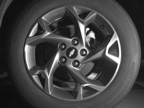 Used 2025 Chevrolet Trax LT w/ LT Convenience Package FWD image 16