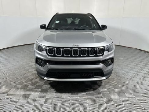 Used 2023 Jeep Compass Limited AWD/4WD image 3