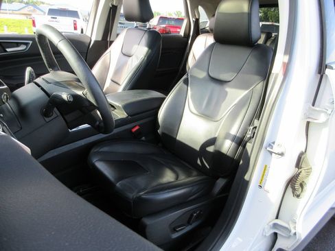 Used 2022 Ford Edge Titanium AWD/4WD image 21