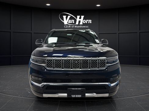 Used 2022 Jeep Grand Wagoneer Series II w/ Premium Group II AWD/4WD image 2