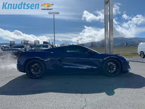 Used 2025 Chevrolet Corvette Z06 image 8