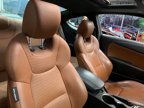 Used 2013 Hyundai Genesis 3.8 image 9
