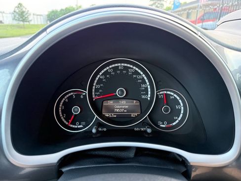 Used 2013 Volkswagen Beetle TDI FWD image 21