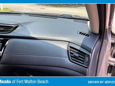 Used 2018 Nissan Rogue SV FWD image 23