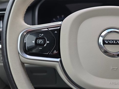 Used 2022 Volvo S90 B6 Momentum w/ Advanced Package image 20