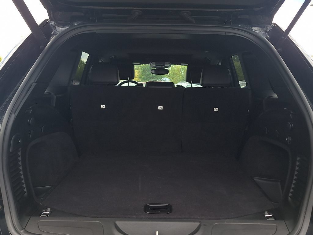 Used 2020 Jeep Grand Cherokee Limited AWD/4WD image 30
