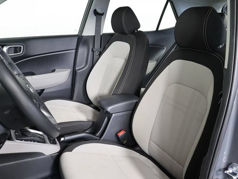Certified 2026 Hyundai Venue SEL FWD image 25