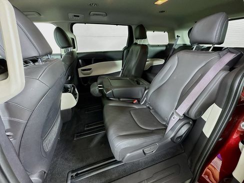 Used 2024 Kia Carnival SX FWD image 25