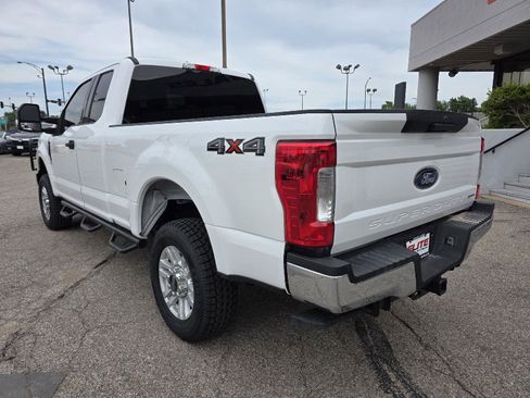 Used 2018 Ford F250 XLT w/ Snow Plow Prep Package AWD/4WD image 7