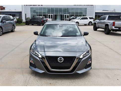 Used 2020 Nissan Altima 2.5 SR image 2