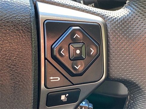 Used 2018 Toyota Tacoma SR5 image 19