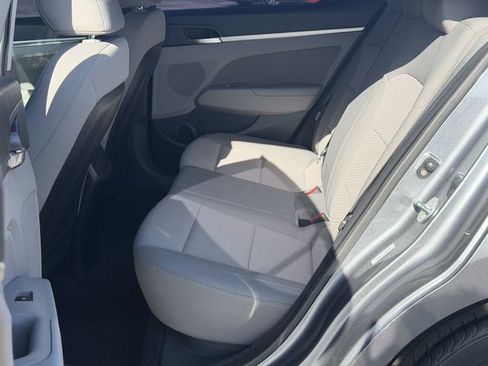 Used 2019 Hyundai Elantra SEL FWD image 17