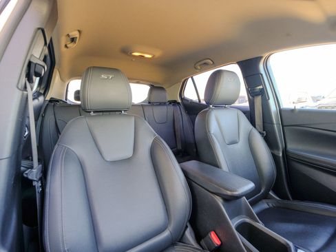 Used 2024 Buick Encore GX Sport Touring image 18