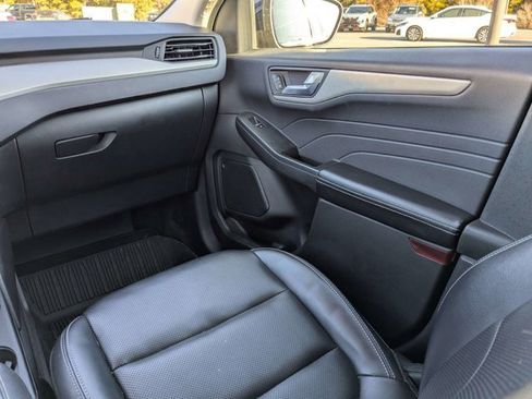 Used 2022 Ford Escape SEL w/ Technology Package image 19