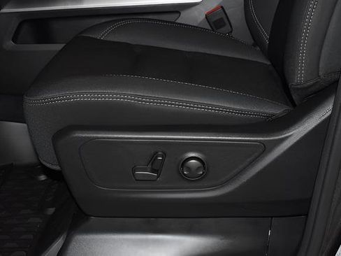 New 2026 RAM 1500 Big Horn AWD/4WD image 12