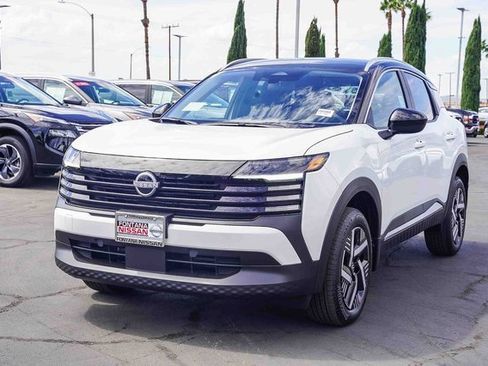 New 2026 Nissan Kicks SV image 4