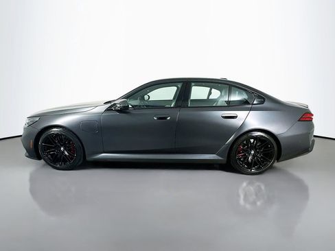 Used 2025 BMW M5 w/ Carbon Package image 2