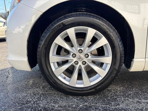 Used 2013 Toyota Venza XLE image 4