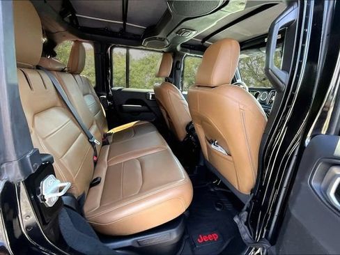 Used 2021 Jeep Wrangler Unlimited Sahara w/ Cold Weather Group AWD/4WD image 24
