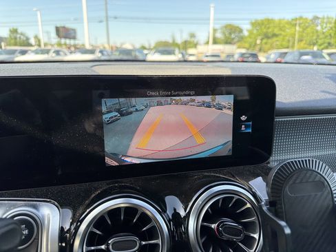 Certified 2022 Mercedes-Benz GLB 250 4MATIC image 25