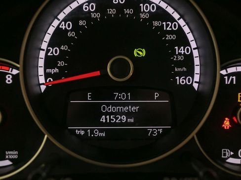 Used 2016 Volkswagen Beetle 1.8T FWD image 32