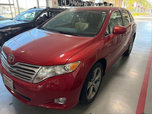 Used 2012 Toyota Venza LE w/ LE Convenience Pkg image 2