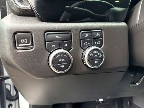 Used 2024 GMC Sierra 1500 SLT image 21