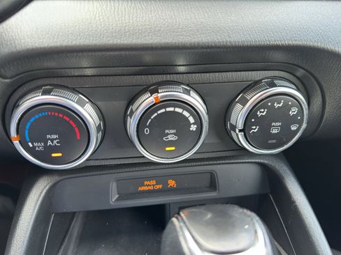 Used 2018 FIAT 124 Spider Classica w/ Technology Group image 17