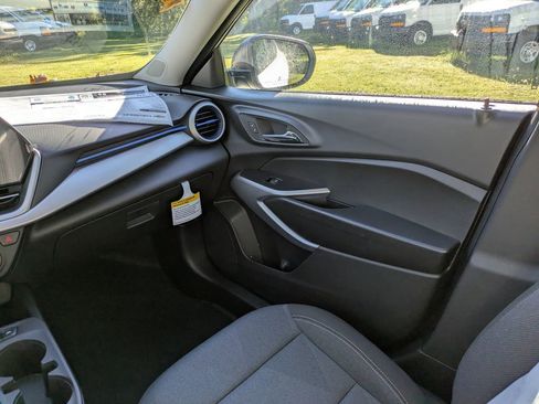 New 2026 Chevrolet Trax LS w/ Driver Confidence Package image 16