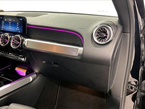 Used 2025 Mercedes-Benz GLB 250 image 18