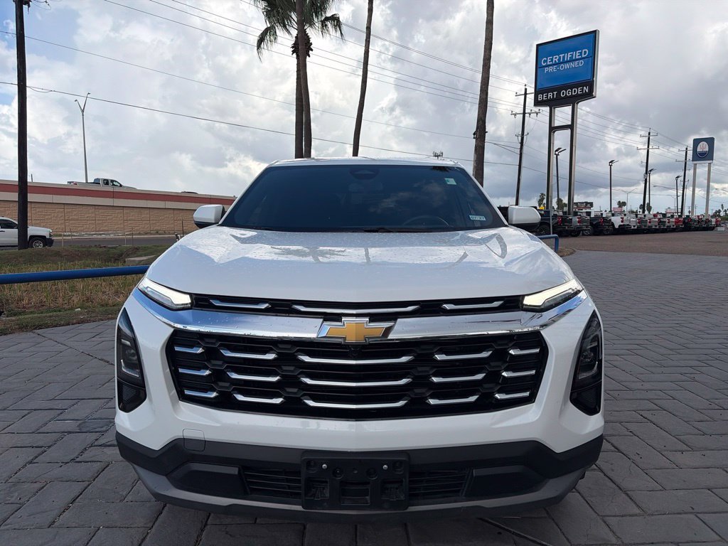 Used 2026 Chevrolet Equinox LT FWD image 2