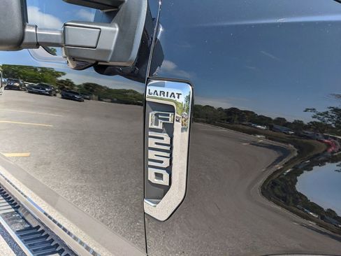 Used 2021 Ford F250 Lariat w/ Chrome Package image 11