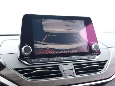 Certified 2025 Nissan Altima 2.5 SV FWD image 12