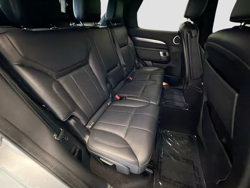Used 2020 Land Rover Discovery Landmark AWD/4WD image 10